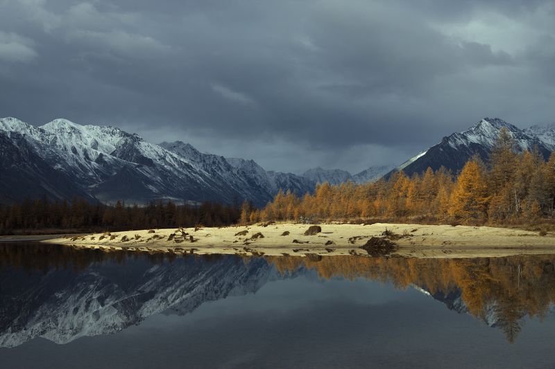 якутия, хребет черского, осень Неустойчивое равновесие.photo preview