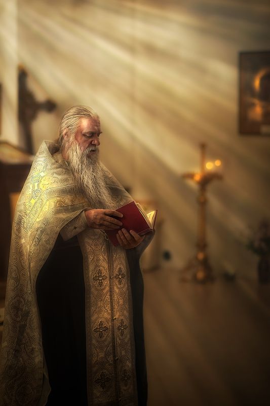 вера, православие,церковь,light ,church, religion, christianity The Priestphoto preview