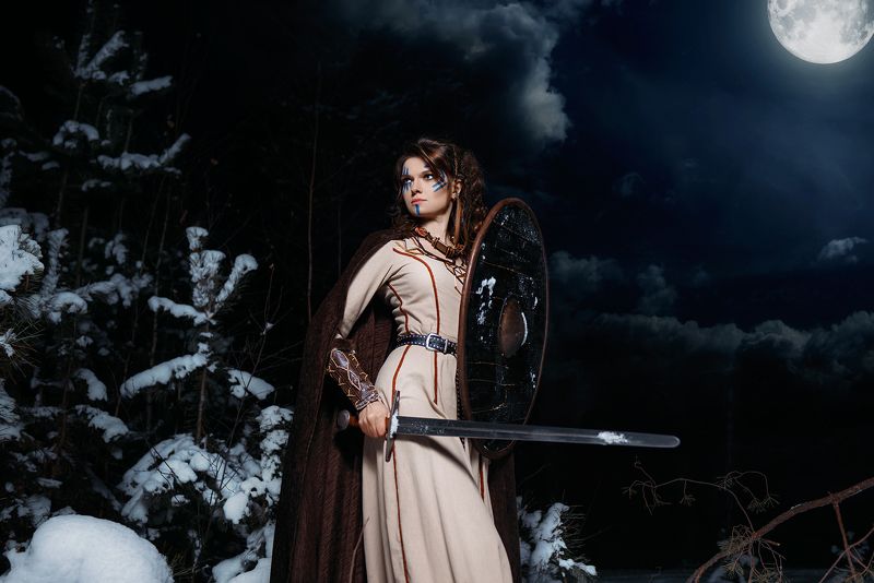 nikon, d800, tamron, 35mm, меч, щит, викинг. ночь, луна, 2016, снег, зима, лес, девушка, портрет ***photo preview