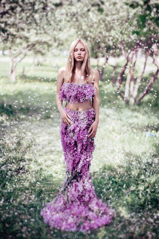 девушка сирень яблони Анастасияphoto preview