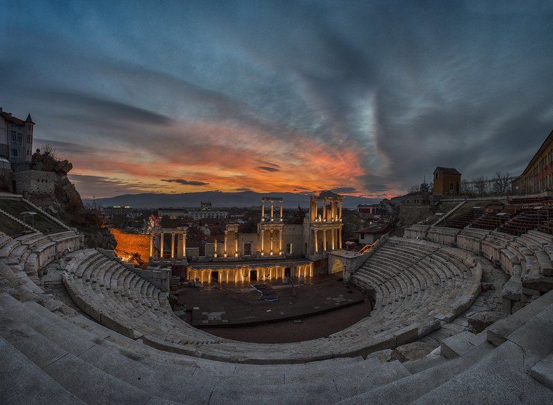 Залез над амфитеатъраphoto preview