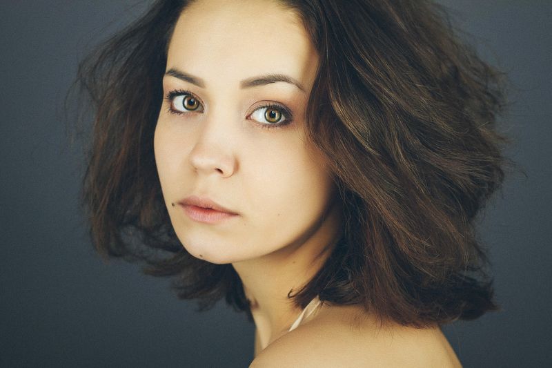 girl model portrait conceptual art light 50mm color eyes  портрет взгляд Юлияphoto preview