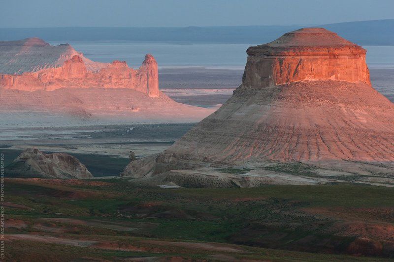 пейзаж, горы, закат, долина, панорама, landscape, mountains, rock, panorama, sunset, sunrise, sundown, рассвет, гроза, storm, мангышлак, мангистау Закат над Бозжиройphoto preview