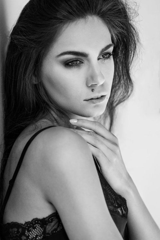 portrait, black and white, natural light Karolinaphoto preview