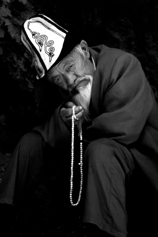 старость, старик, портрет, калпак, кыргыз, кыргызстан, киргизия, борода, четки, ислам, мусульманин, Когда приходит старостьphoto preview