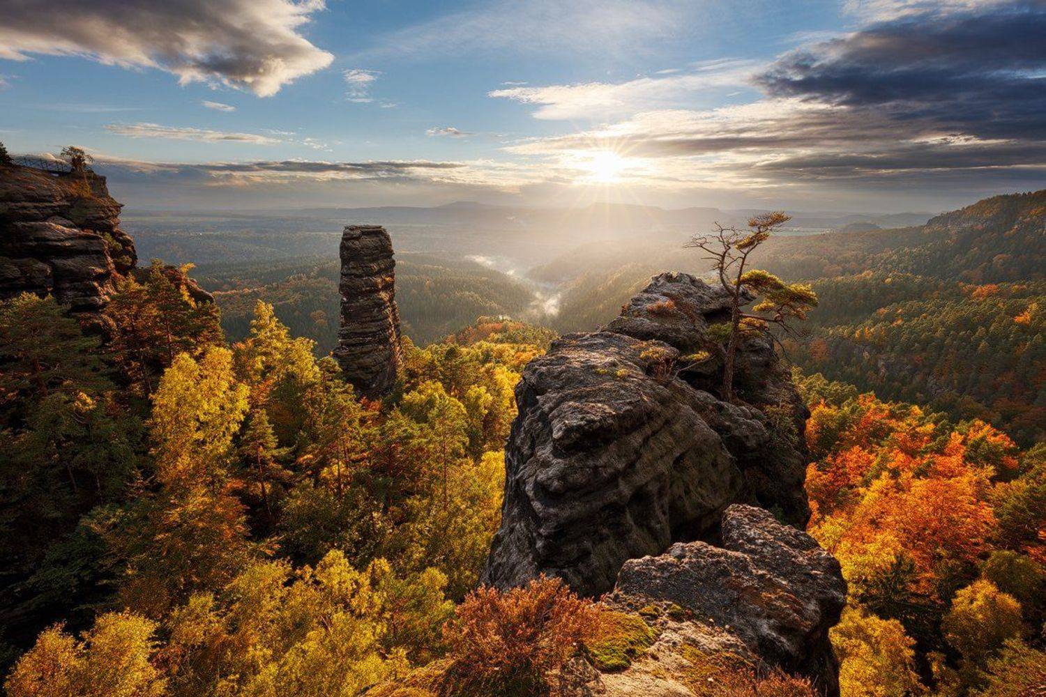 Autumn in the Rocks. Автор: Martin Rak light, evening, colors, rocks, autumn, trees, elbe sandstone mountains, bohemian switzerland, czech republic, clouds, sky, cliffs, sunset, Martin Rak