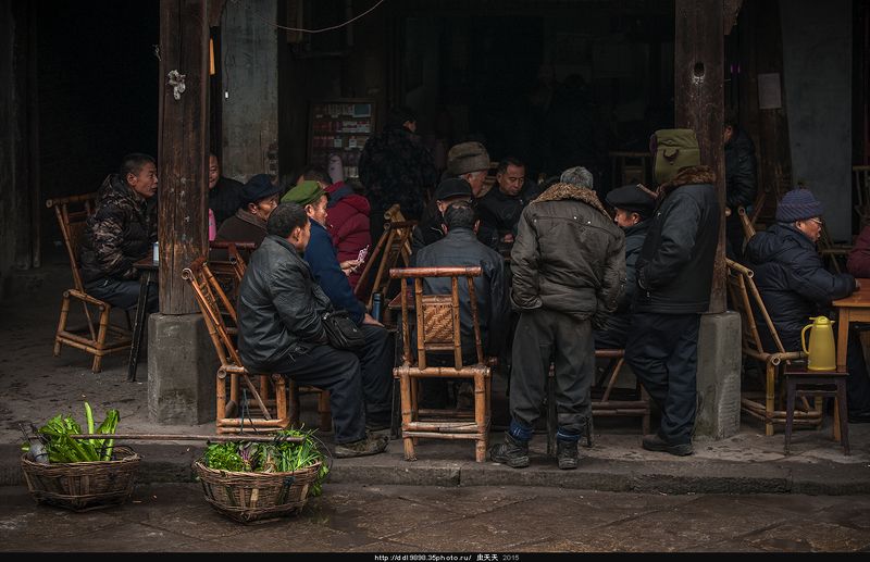 зрителей  围观photo preview