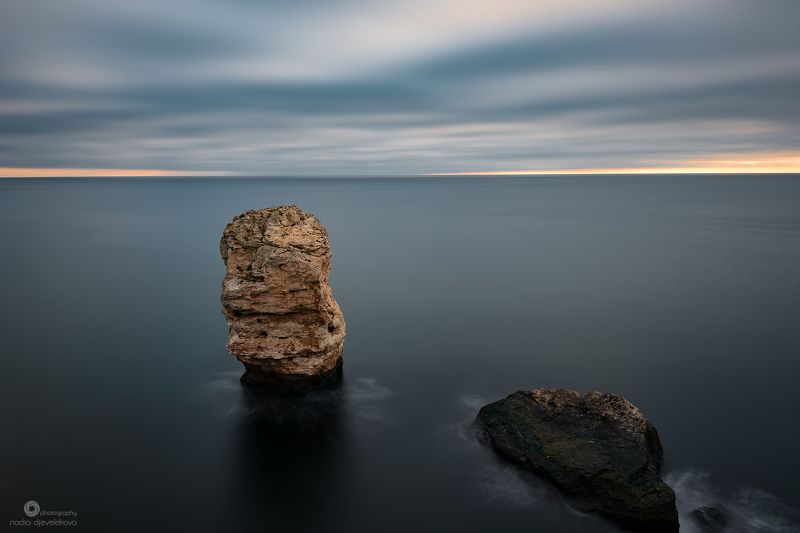 sunrise, sea, sky, clouds, rocks, landscape, seascape Minimalismphoto preview
