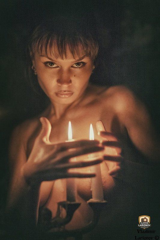 В свете свечейphoto preview