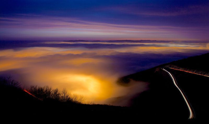 закат,ночь,новороссийск,туман,дорога,горы,перевал За туманным покрываломphoto preview