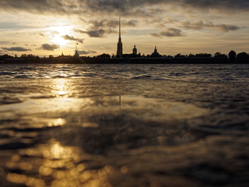 город, архитектура, закат, солнце, отражение, река, питер, санкт-петербург, красота, лето, небо, облака Вечерний Петербургphoto preview