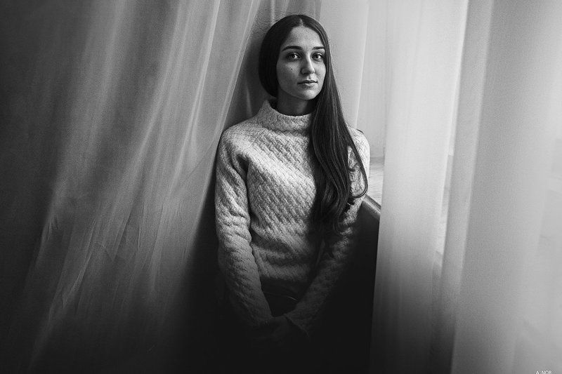 портрет Портрет Светы в шторахphoto preview