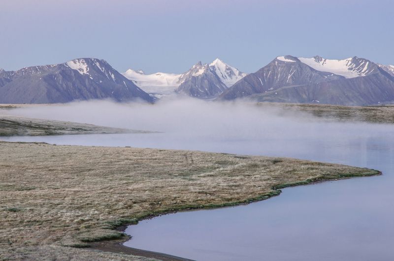 укок стелился по воде туманphoto preview