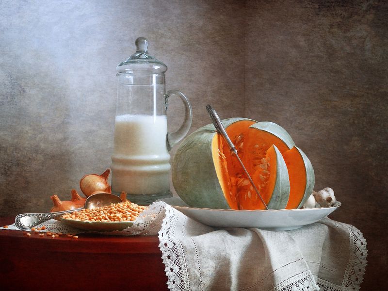 Кухонный, натюрморт, кувшин, молоко, нарезанный, нож, тыква, белый, блюдо, домашний, интерьер, оранжевый  Молоко и тыкваphoto preview
