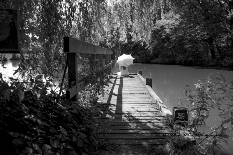 #bridge #summer #girl #umbrela #white #water Bridgephoto preview
