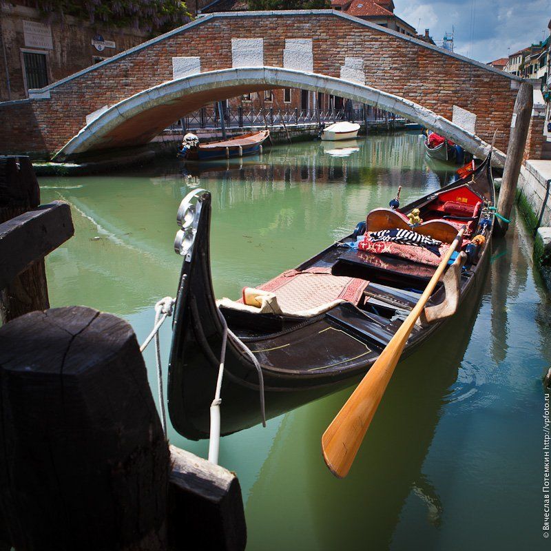 венеция, гондола В ожидании туристовphoto preview