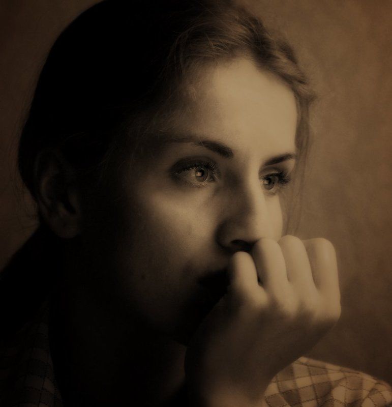 портрет,девушка,сепия ~photo preview