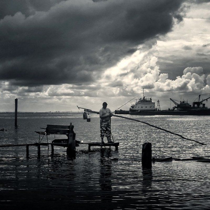 Мостки и рыбакиphoto preview