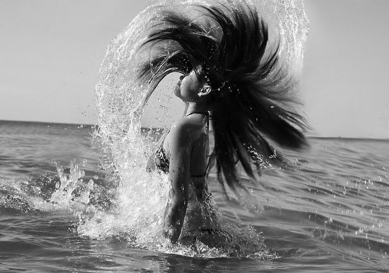 море, девушка, модель, брызги свежестьphoto preview