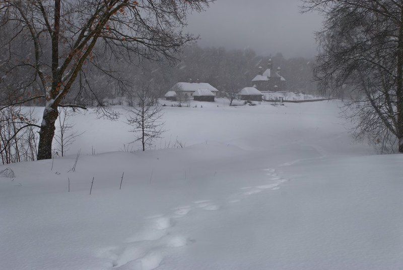 снежными тропами ...photo preview