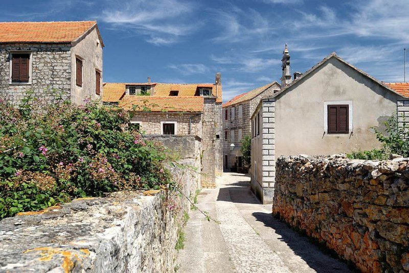 Геометрия старых улицphoto preview