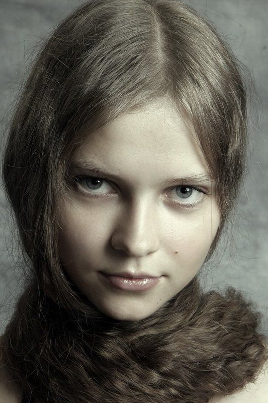 портрет, девушка, модель шарфикphoto preview