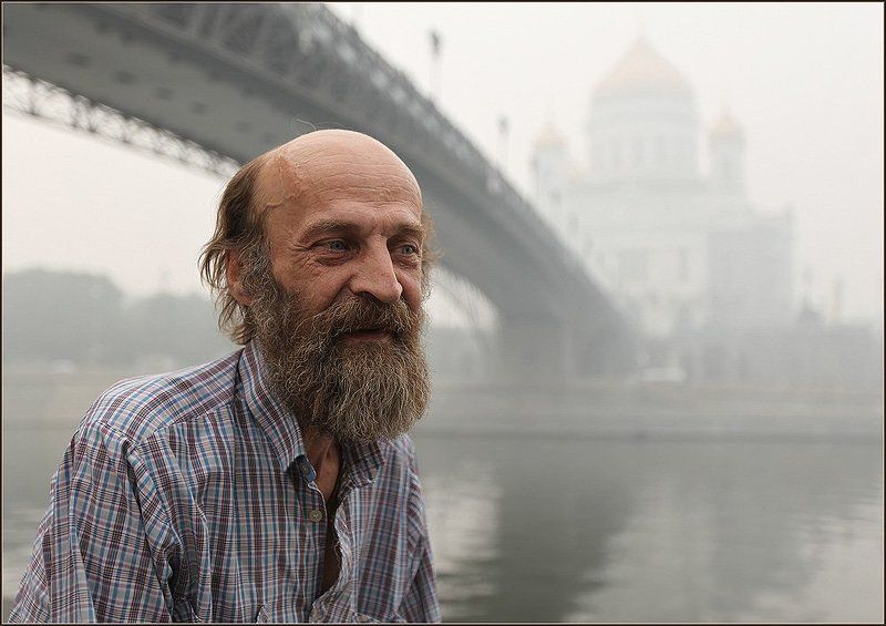 москва, храм, христа, спасителя, хранитель, мост, река, портрет Хранительphoto preview