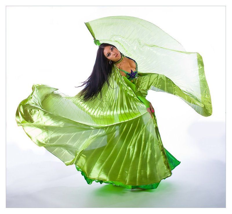 девушка, танцы Восточные танцы...photo preview