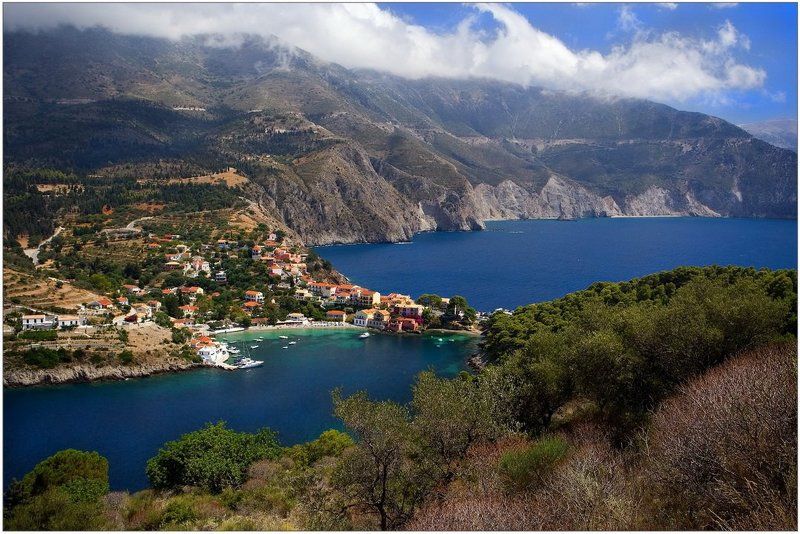 Прибрежный городокphoto preview