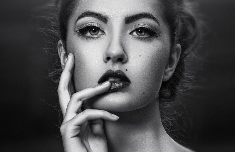 model,portrait,closeup,beauty,bw,blackandwhite Portrait of Teo Doraphoto preview