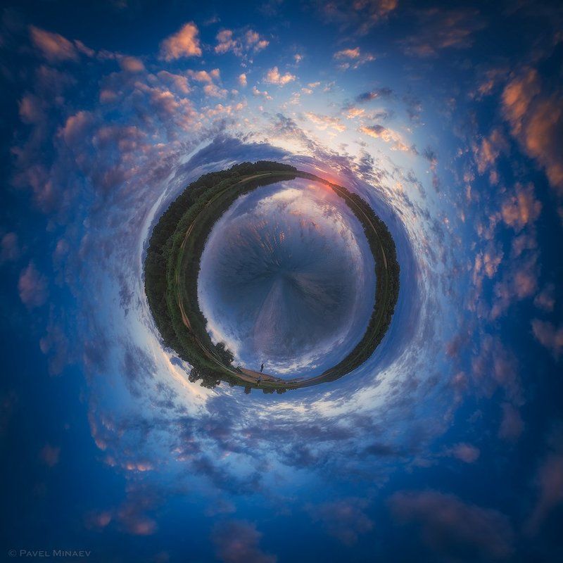 Меж двух мировphoto preview