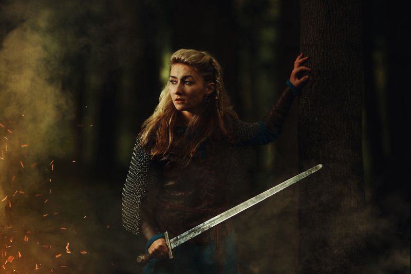 девушка, портрет, оружие, костюм, природа, доспехи Воительницаphoto preview