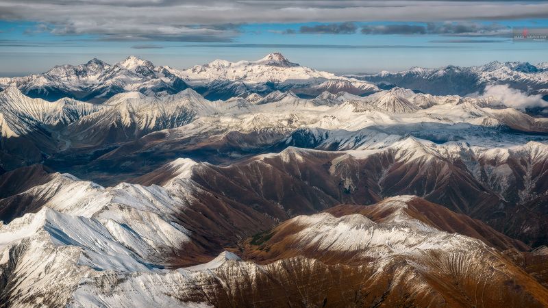 Грузия, Кавказ, горы, снег, осень, зима, туризм, пейзаж, с самолета Горы Кавказаphoto preview