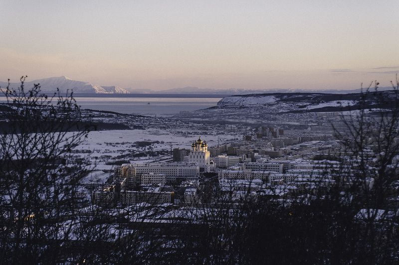 город, пейзаж, север, зима. Вечерний Магаданphoto preview