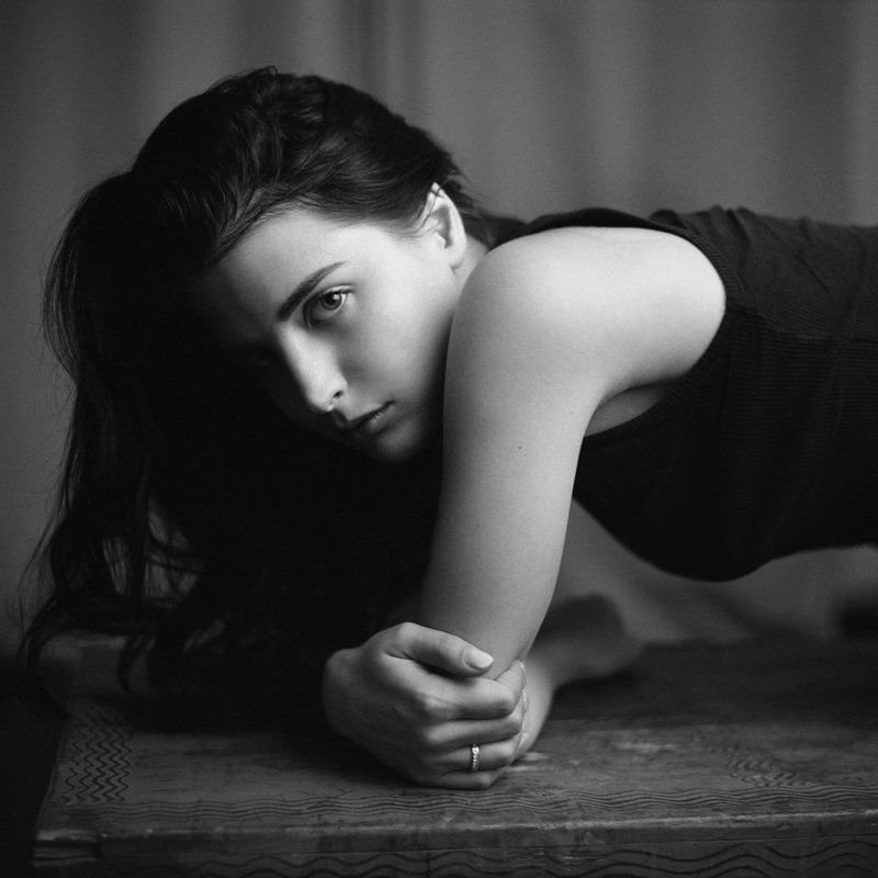 6x6, film, girl, ilford, hp5, portrait Tina фото превью