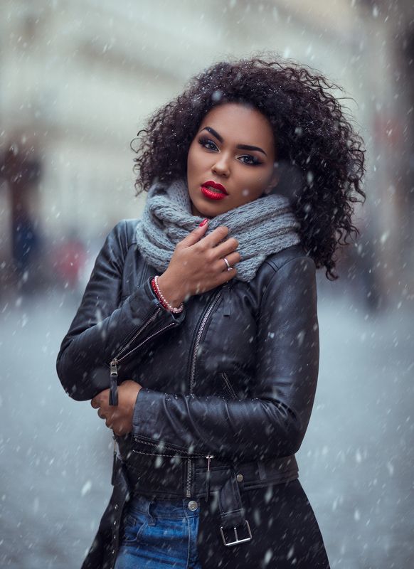 girl, curly, model, brown, beauty, bokeh, winter, color, photo, portrait, retouch, shooting, canon, 135mm Denisa Salako IIIphoto preview