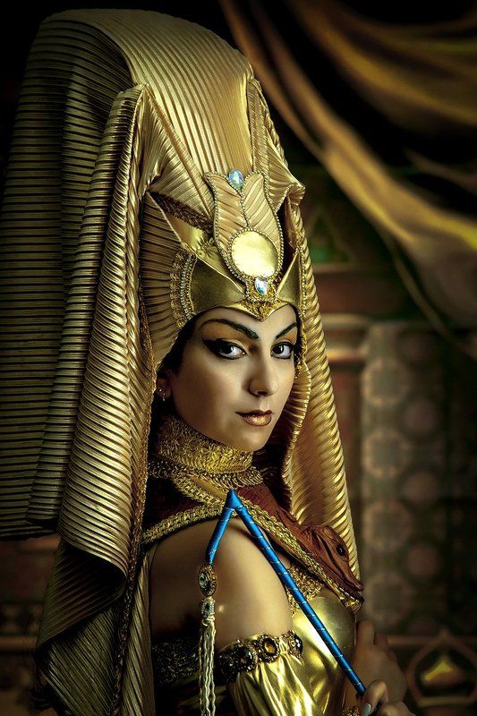 Костюмированный портрет еврейской девушкиphoto preview