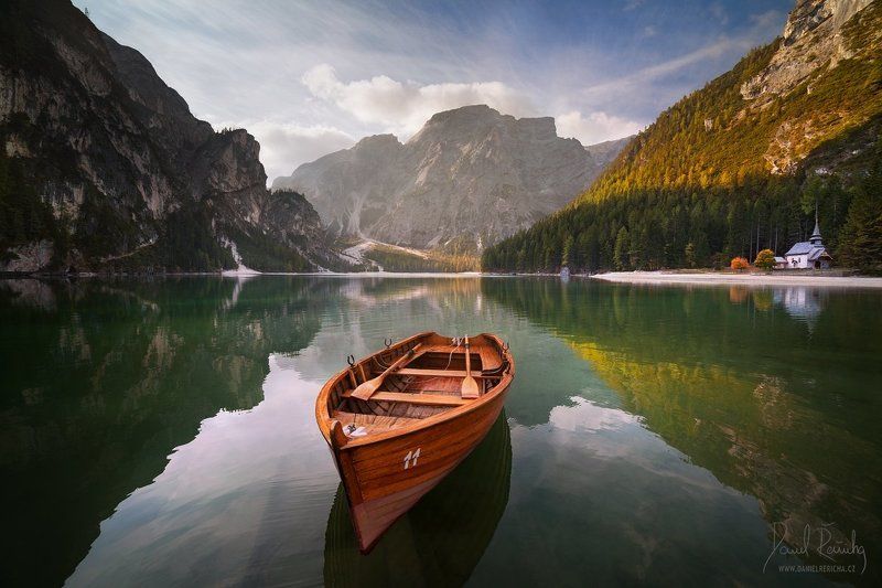 Alpen, Alps, Dolomiten, Dolomites, Dolomiti, Italia, Italien, Italy, South Tyrol, Tyrol, Belluno, Alto Adige,  Alta Badia, Sexten, Lago di Braies, Brais, Pragser Wildsee, Fanes, Sennes, Val Pusteria, Europe, Trentino, travel, church, autumn,  autumn lands Picturesque lakephoto preview