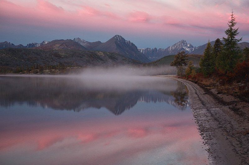 колыма, озеро джека лондона, коса биологов, колыма, магаданская область, россия, озеро, горы, хребет аннагачак, утро, рассвет, лиственницы, отражение Рассвет на косе Биологовphoto preview