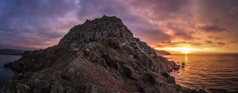 Крым, пейзаж, природа,  опе, солнце, горы, рассвет, зима, облака, фото,  Рассвет на мысе Меганом photo preview