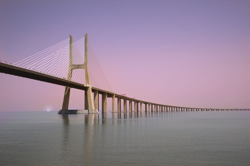lisbon,vascodegama,bridge,puente,river,architecture,infinite vasco de gamaphoto preview