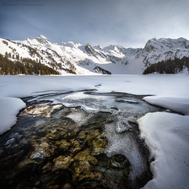 республика алтай, горный алтай, горы, мульта, озеро, зима. Исток реки Мульта.photo preview