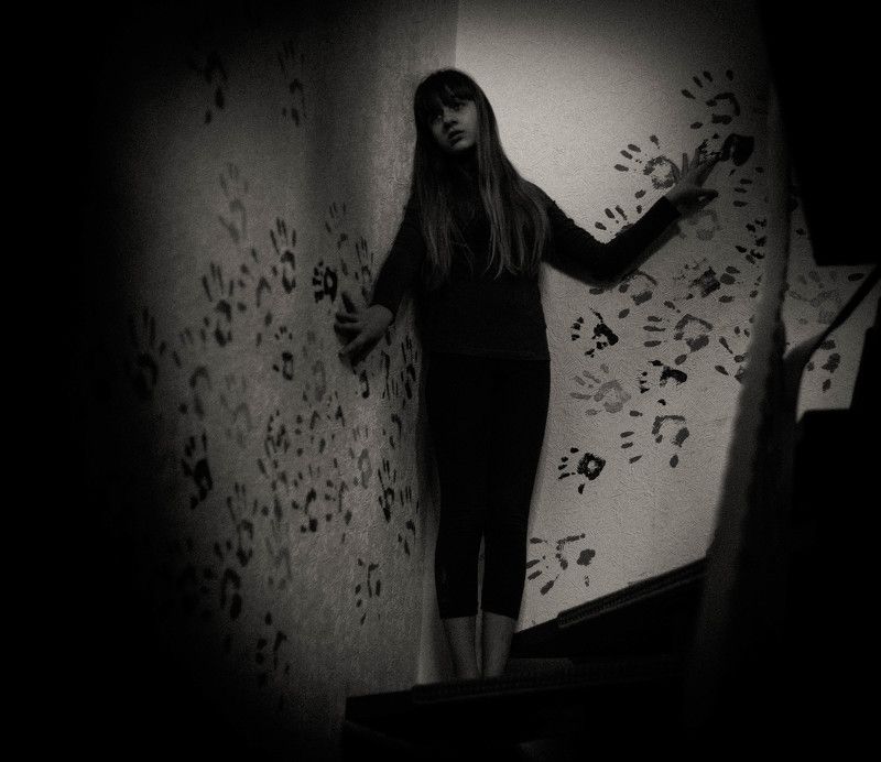 #girl #dark #hands #dreams #upstears #life #beauty #picture #linakoziphotography **photo preview