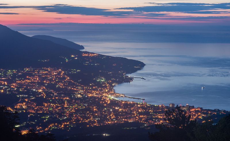 Ялта Рассвет над Ялтойphoto preview