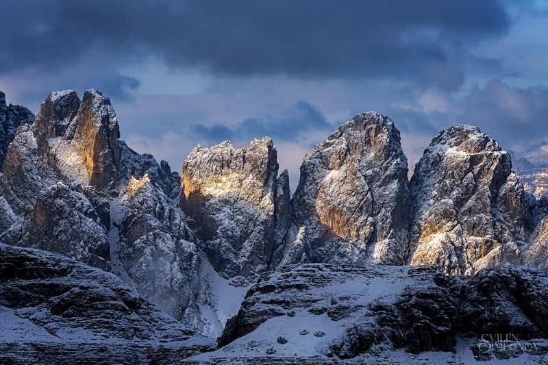 Доломитиphoto preview