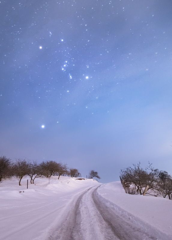 дорога, звезды, ночь, зима, снег, пейзаж, природа, Кыргызстан, Средняя Азия, starry night, starry sky,   Дорога под звездным небомphoto preview