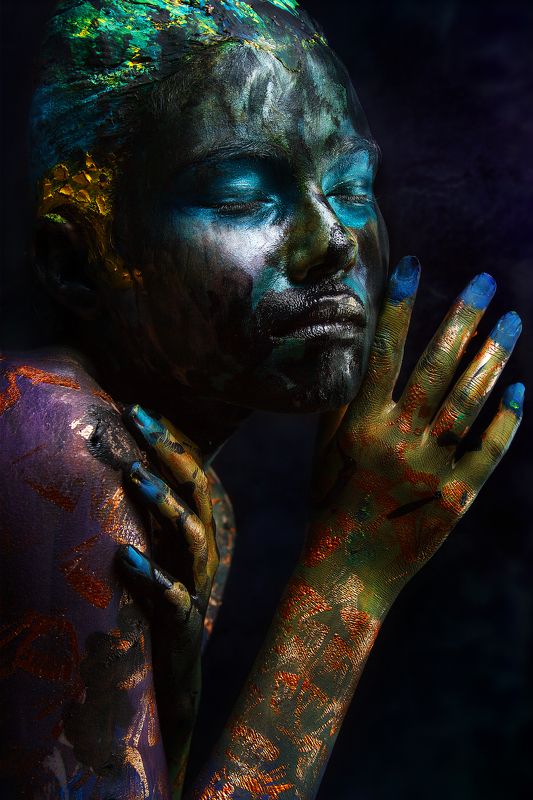 people, girl, portrait, art, body, oil, fish, texture, relief, eye, neck, paint, makeup, body art, forever, opinion, creative Нефть и рыбаphoto preview