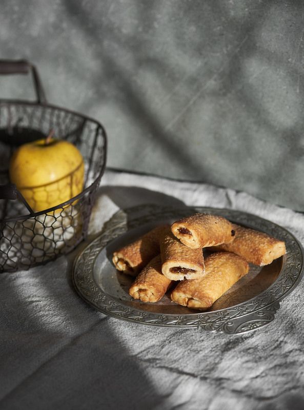 еда, фуд фотограф, Украина, Львов Натюрморт с печеньем и яблокомphoto preview