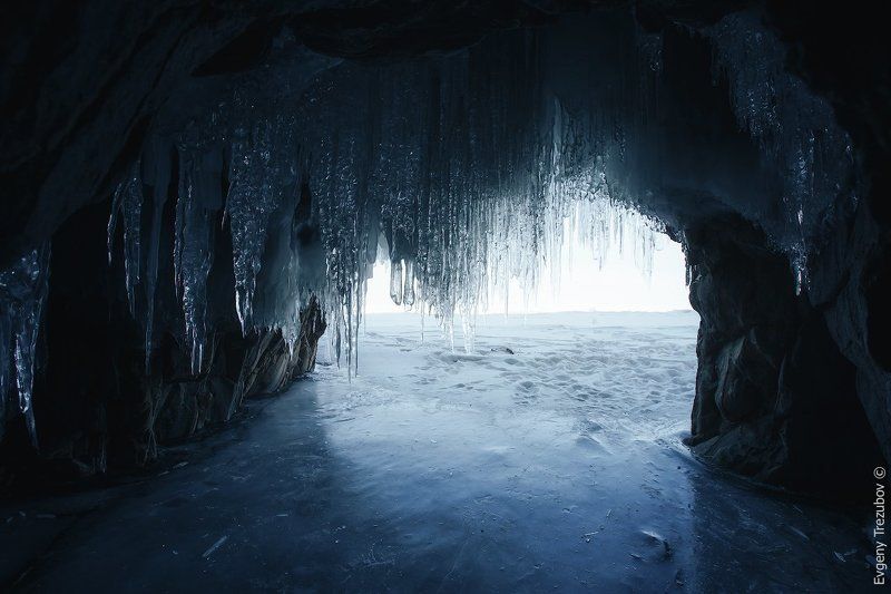 байкал, зима, сосульки, сокуи, грот, пещера,  Один из байкальских гротовphoto preview