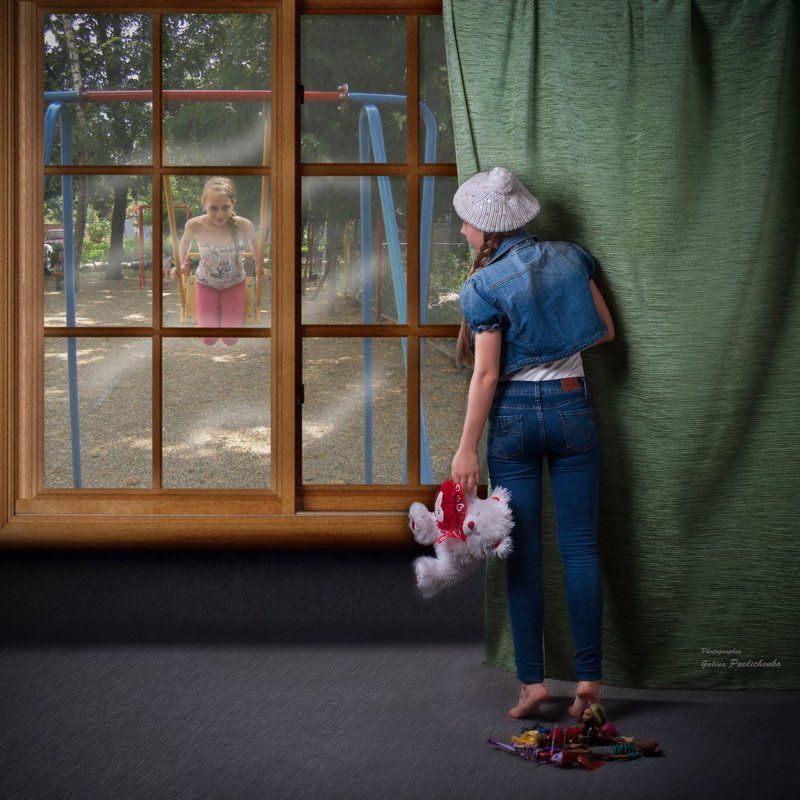 девочка , детство , 14 лет , подросток , качели, воспоминания, окно , двор Куда уходит детство?photo preview